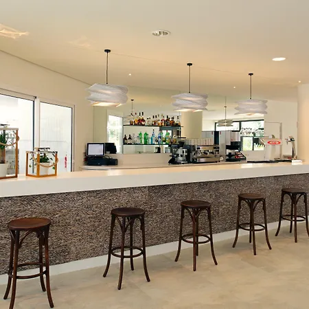 Готель Iberostar Waves Cristina 4*