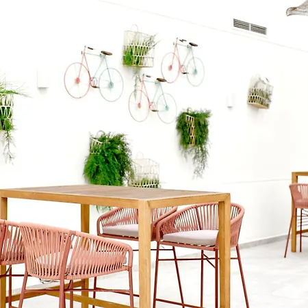 Готель Iberostar Waves Cristina 4*