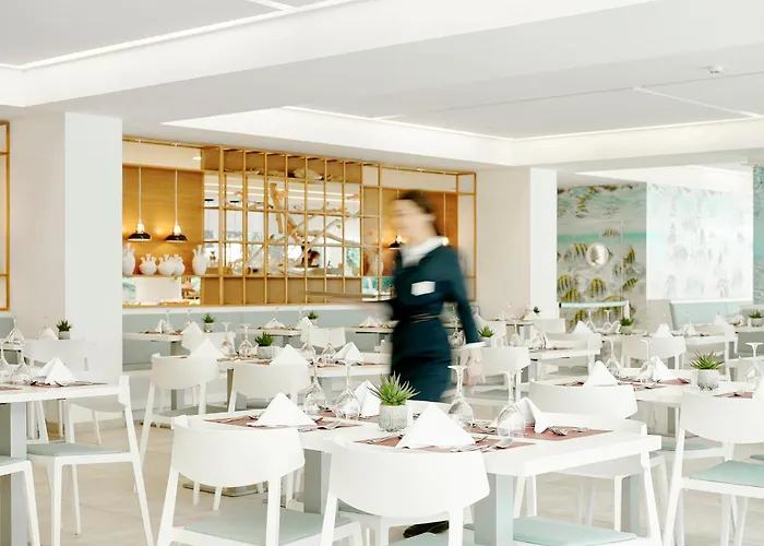 Iberostar Waves Cristina Hotel