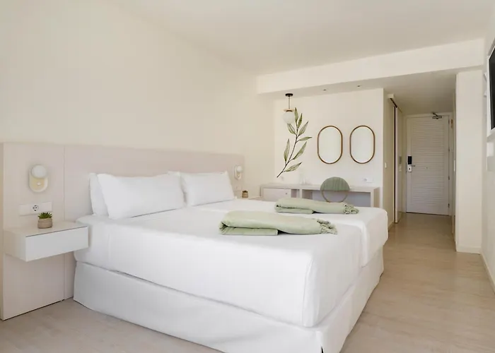 Iberostar Waves Cristina Готель 4*