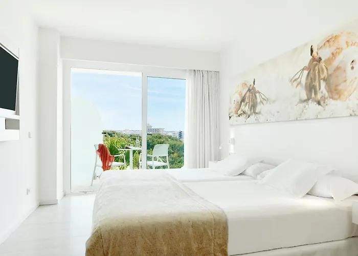 Iberostar Waves Cristina Hotel 4*