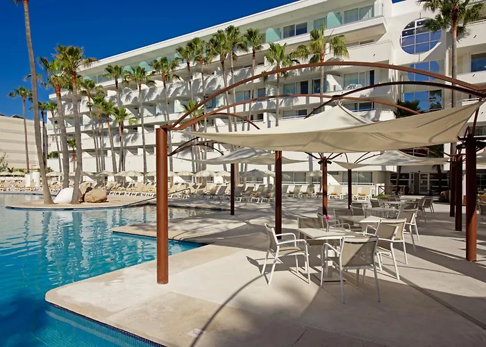 Iberostar Waves Cristina Hotel