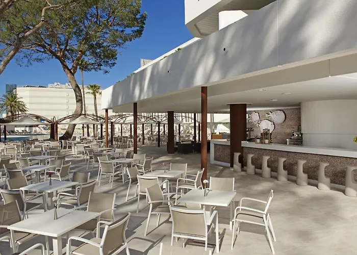 Iberostar Waves Cristina Hotel