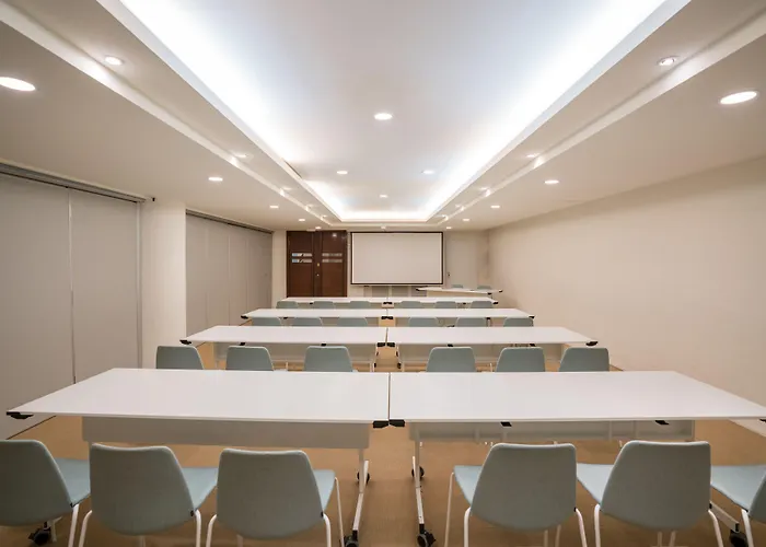 Готель Iberostar Waves Cristina 4*