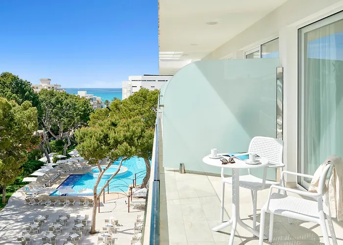 Iberostar Waves Cristina מלון