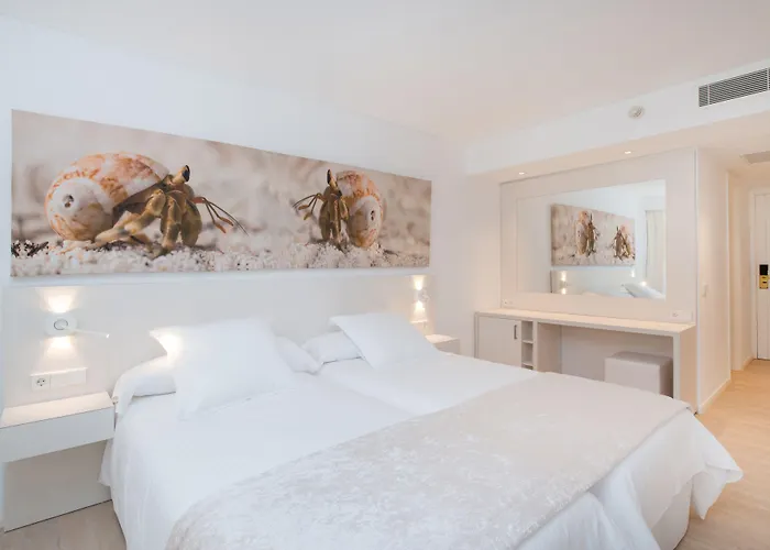 מלון Iberostar Waves Cristina 4*