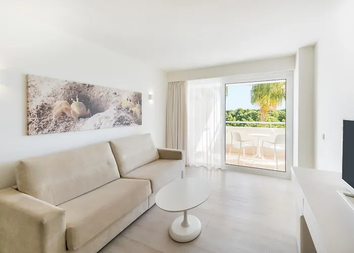 מלון Iberostar Waves Cristina